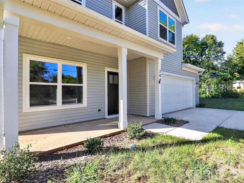 304 Woodside Drive, Harrisburg, NC 28075.  MLS# CAR4350580, YatesRealty ID 25542. 