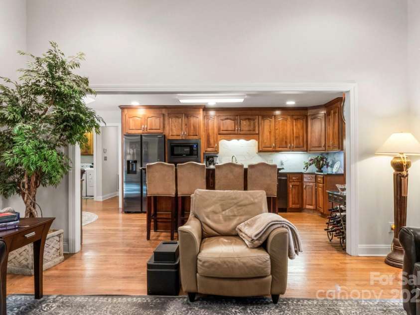 107 Creekwood Drive, Dallas, NC 28034.  MLS# CAR4275706, YatesRealty ID 25543. 