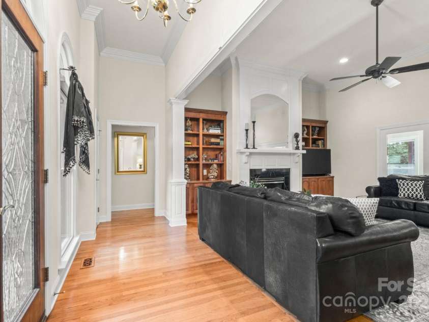 107 Creekwood Drive, Dallas, NC 28034.  MLS# CAR4275706, YatesRealty ID 25543. 