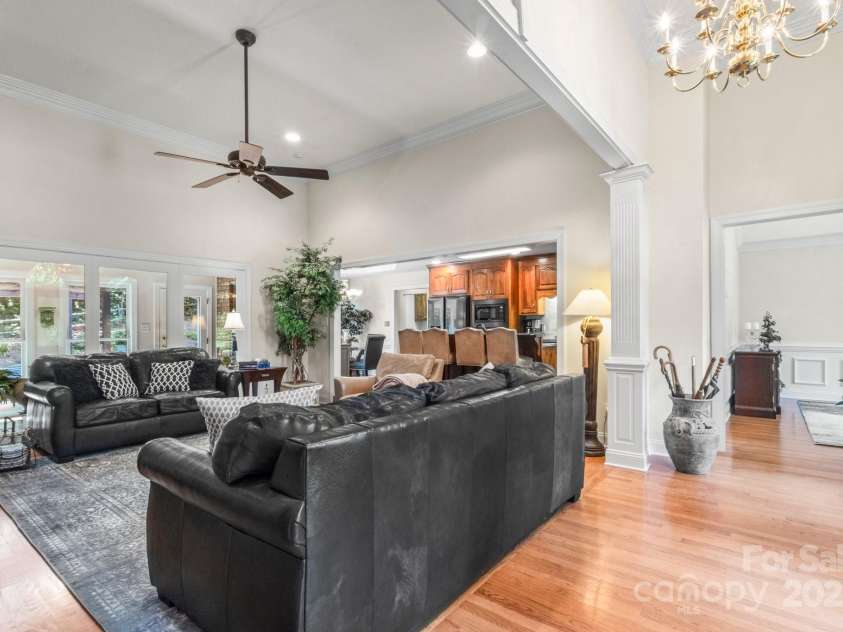 107 Creekwood Drive, Dallas, NC 28034.  MLS# CAR4275706, YatesRealty ID 25543. 