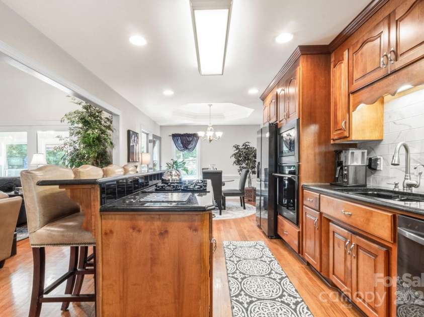 107 Creekwood Drive, Dallas, NC 28034.  MLS# CAR4275706, YatesRealty ID 25543. 