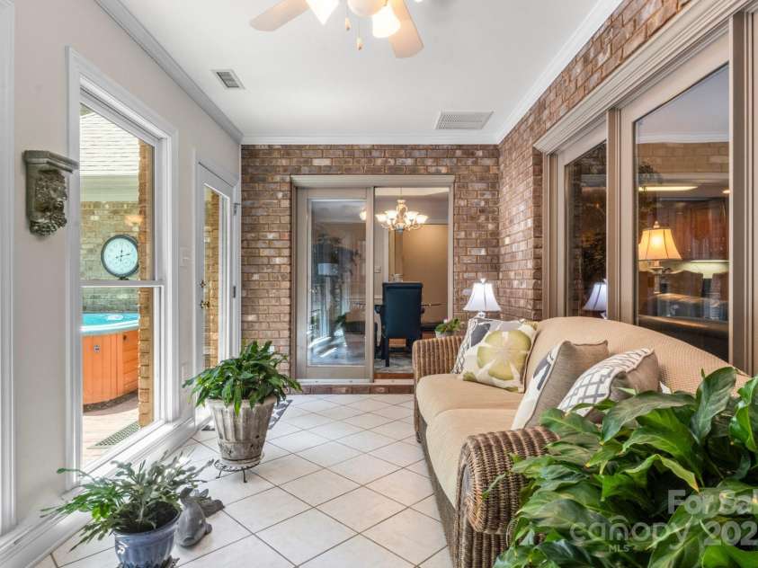 107 Creekwood Drive, Dallas, NC 28034.  MLS# CAR4275706, YatesRealty ID 25543. 