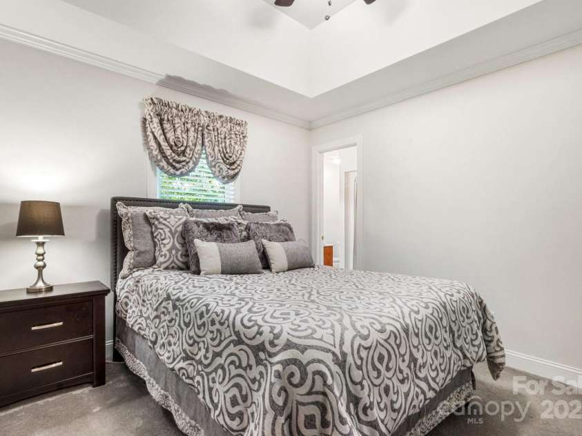 107 Creekwood Drive, Dallas, NC 28034.  MLS# CAR4275706, YatesRealty ID 25543. 