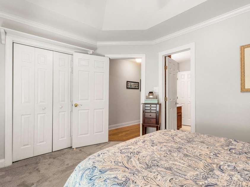 107 Creekwood Drive, Dallas, NC 28034.  MLS# CAR4275706, YatesRealty ID 25543. 