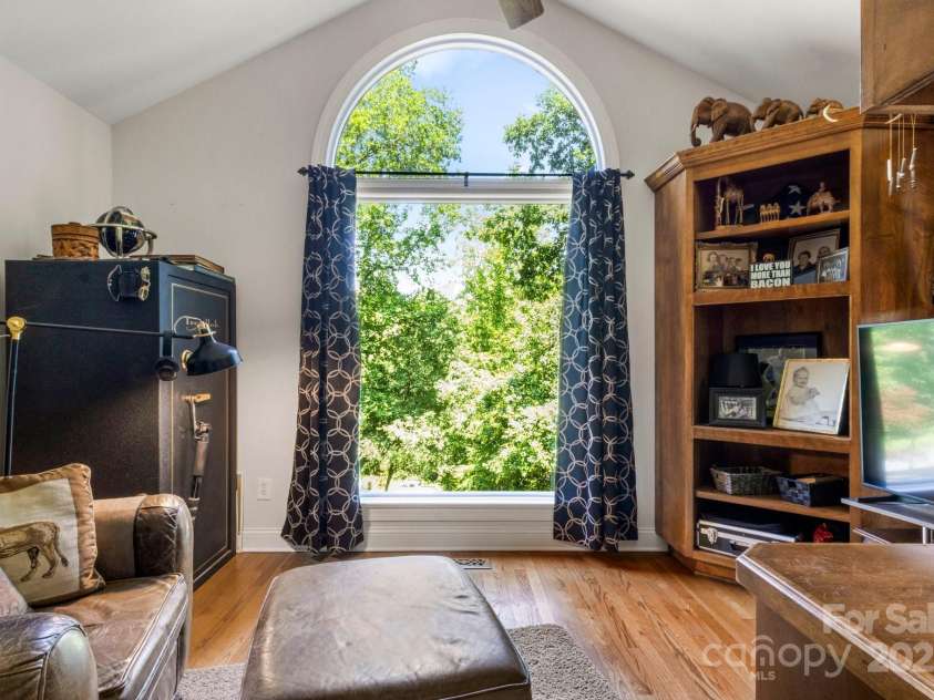 107 Creekwood Drive, Dallas, NC 28034.  MLS# CAR4275706, YatesRealty ID 25543. 