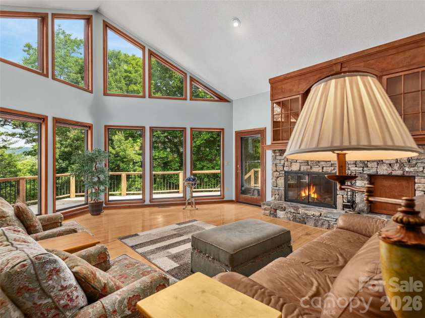 40 Deer Ridge Road, Mills River, NC 28759.  MLS# CAR4386675, YatesRealty ID 25543. 