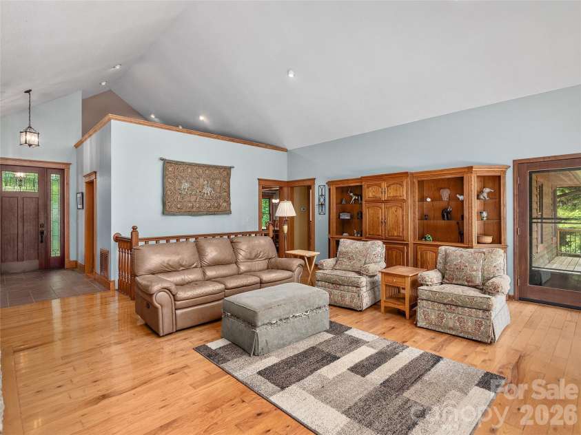 40 Deer Ridge Road, Mills River, NC 28759.  MLS# CAR4386675, YatesRealty ID 25543. 