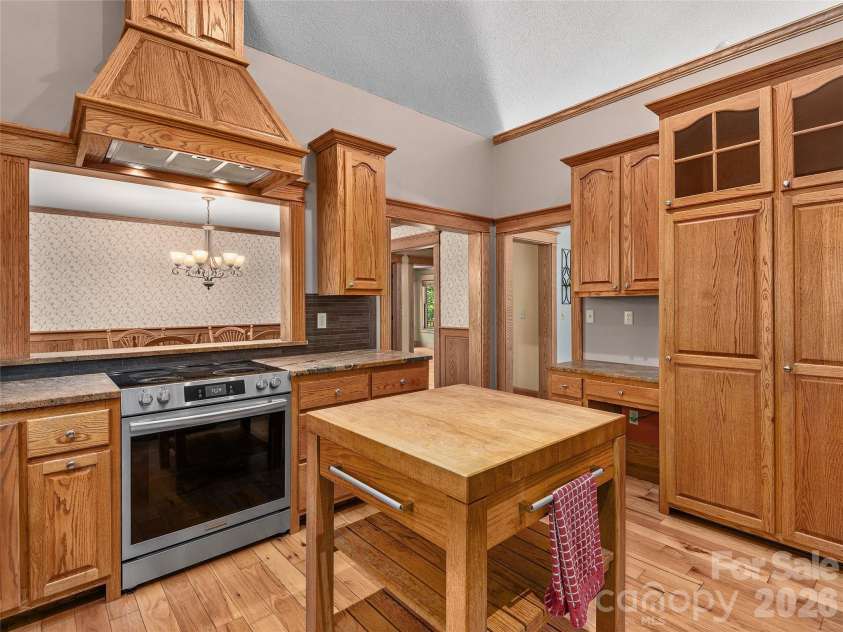 40 Deer Ridge Road, Mills River, NC 28759.  MLS# CAR4386675, YatesRealty ID 25543. 