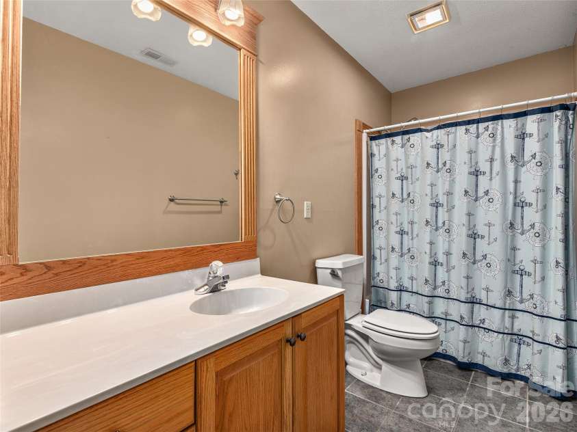 40 Deer Ridge Road, Mills River, NC 28759.  MLS# CAR4386675, YatesRealty ID 25543. 