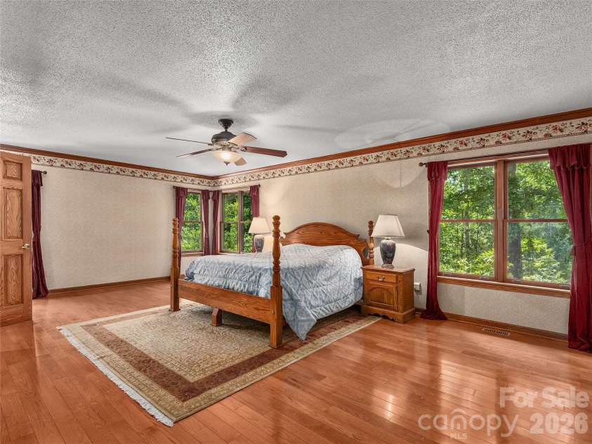 40 Deer Ridge Road, Mills River, NC 28759.  MLS# CAR4386675, YatesRealty ID 25543. 