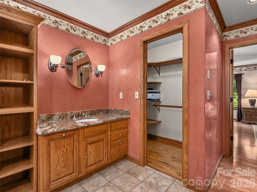 40 Deer Ridge Road, Mills River, NC 28759.  MLS# CAR4386675, YatesRealty ID 25543. 