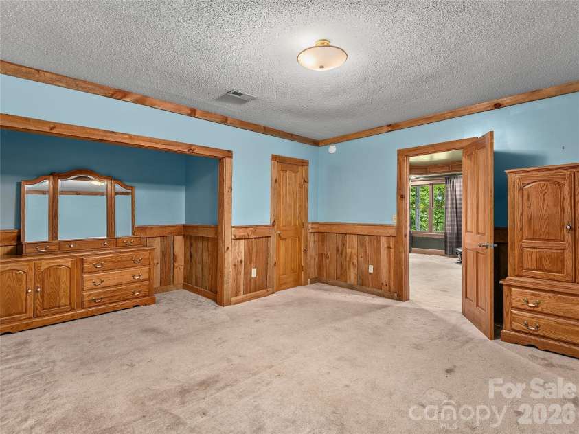 40 Deer Ridge Road, Mills River, NC 28759.  MLS# CAR4386675, YatesRealty ID 25543. 