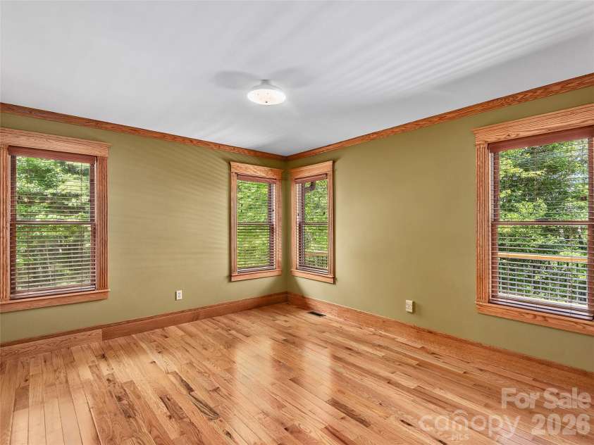 40 Deer Ridge Road, Mills River, NC 28759.  MLS# CAR4386675, YatesRealty ID 25543. 