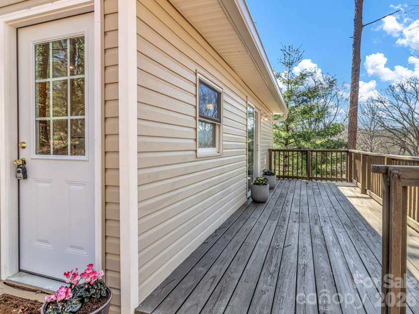 114 Elden Street, Hendersonville, NC 28791.  MLS# CAR4355283, YatesRealty ID 25545. 