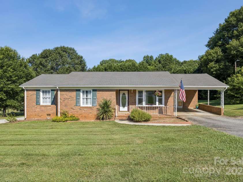 121 Kee Road, Belmont, NC 28012.  MLS# CAR4280091, YatesRealty ID 25545. 