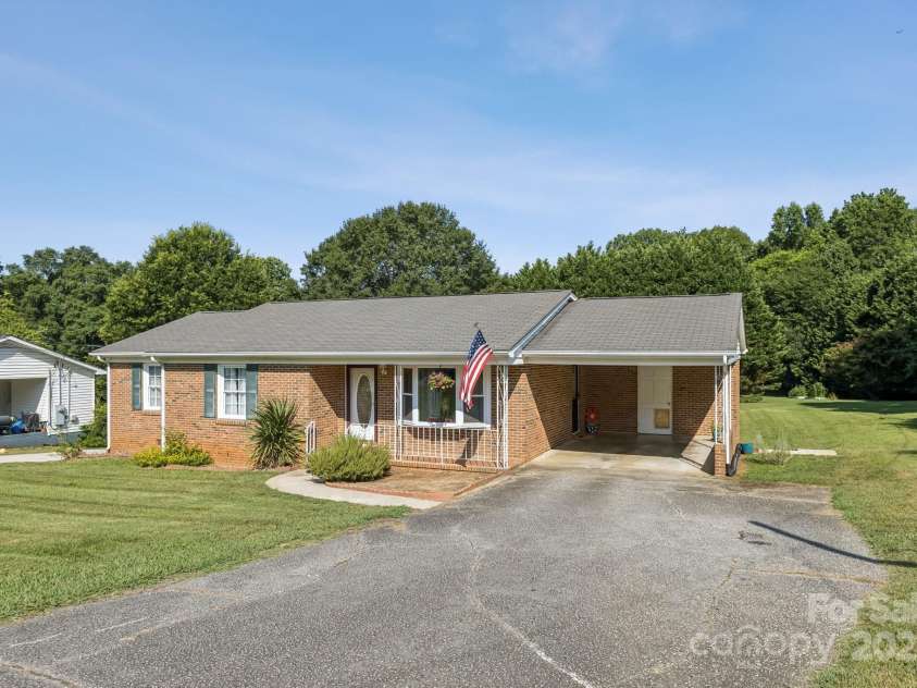 121 Kee Road, Belmont, NC 28012.  MLS# CAR4280091, YatesRealty ID 25545. 