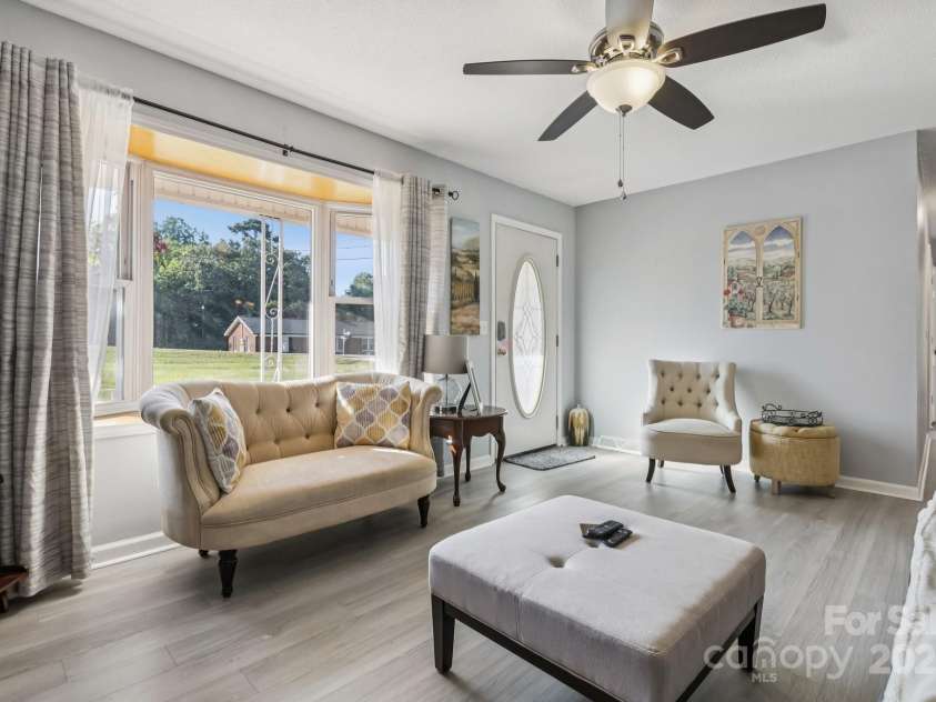 121 Kee Road, Belmont, NC 28012.  MLS# CAR4280091, YatesRealty ID 25545. 