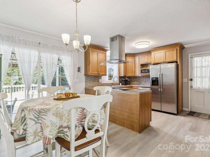 121 Kee Road, Belmont, NC 28012.  MLS# CAR4280091, YatesRealty ID 25545. 