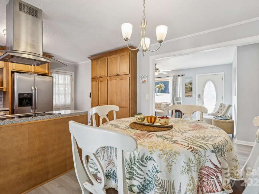 121 Kee Road, Belmont, NC 28012.  MLS# CAR4280091, YatesRealty ID 25545. 