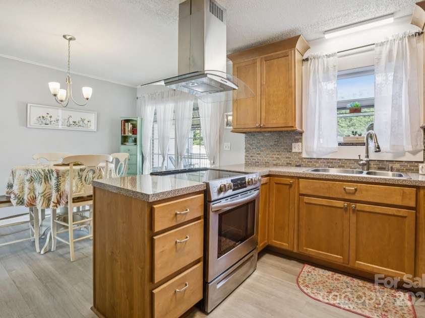 121 Kee Road, Belmont, NC 28012.  MLS# CAR4280091, YatesRealty ID 25545. 