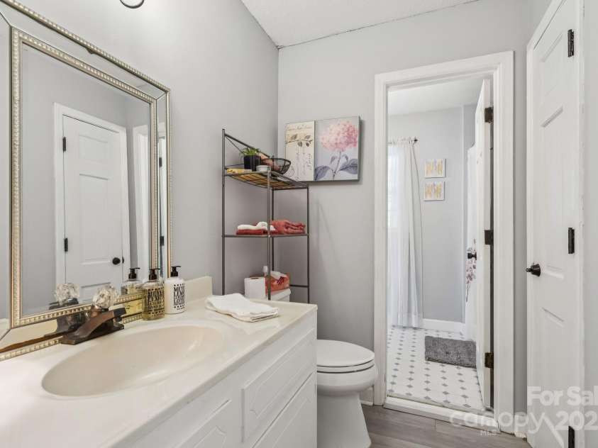 121 Kee Road, Belmont, NC 28012.  MLS# CAR4280091, YatesRealty ID 25545. 