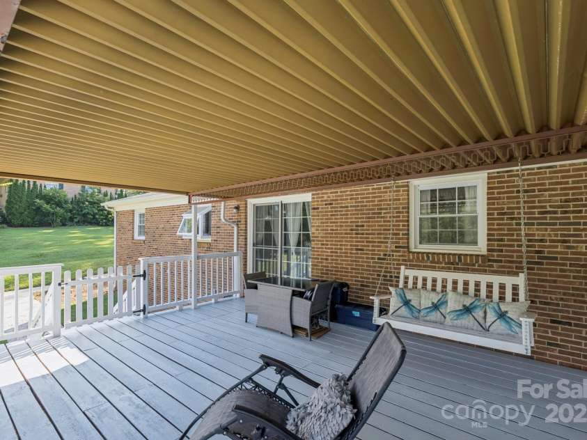 121 Kee Road, Belmont, NC 28012.  MLS# CAR4280091, YatesRealty ID 25545. 