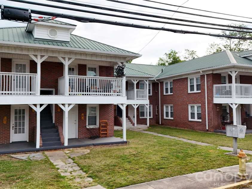 1007 Main Street, Mount Airy, NC 27030.  MLS# CAR4385158, YatesRealty ID 25546. 