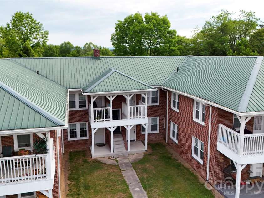 1007 Main Street, Mount Airy, NC 27030.  MLS# CAR4385158, YatesRealty ID 25546. 