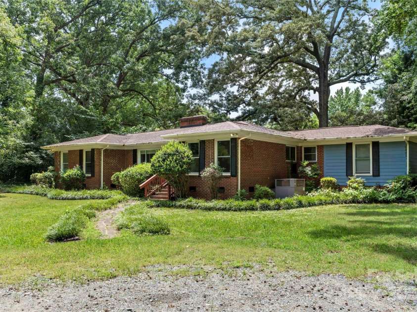 7010 Monroe Road, Charlotte, NC 28212.  MLS# CAR4277823, YatesRealty ID 25546. 