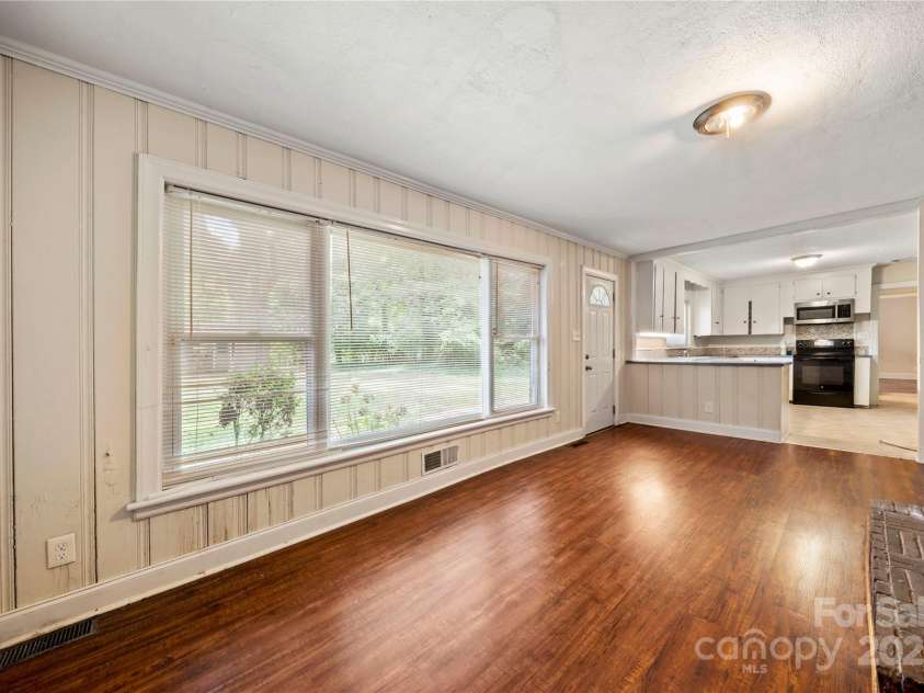 7010 Monroe Road, Charlotte, NC 28212.  MLS# CAR4277823, YatesRealty ID 25546. 