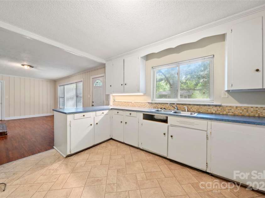 7010 Monroe Road, Charlotte, NC 28212.  MLS# CAR4277823, YatesRealty ID 25546. 