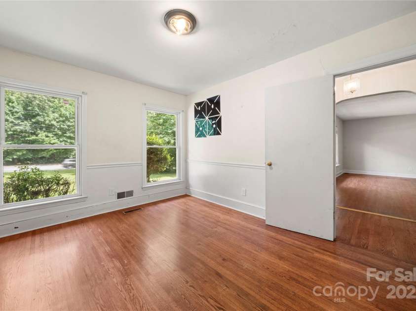 7010 Monroe Road, Charlotte, NC 28212.  MLS# CAR4277823, YatesRealty ID 25546. 