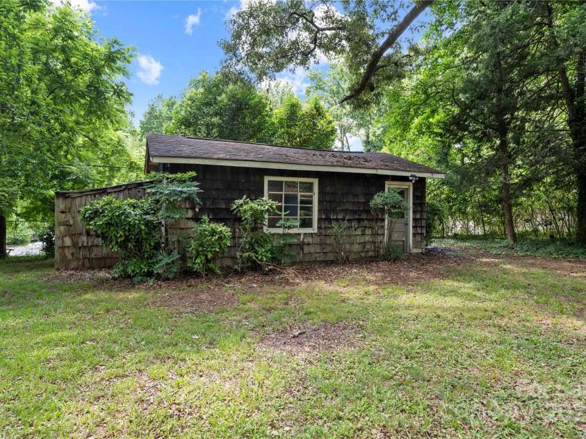 7010 Monroe Road, Charlotte, NC 28212.  MLS# CAR4277823, YatesRealty ID 25546. 