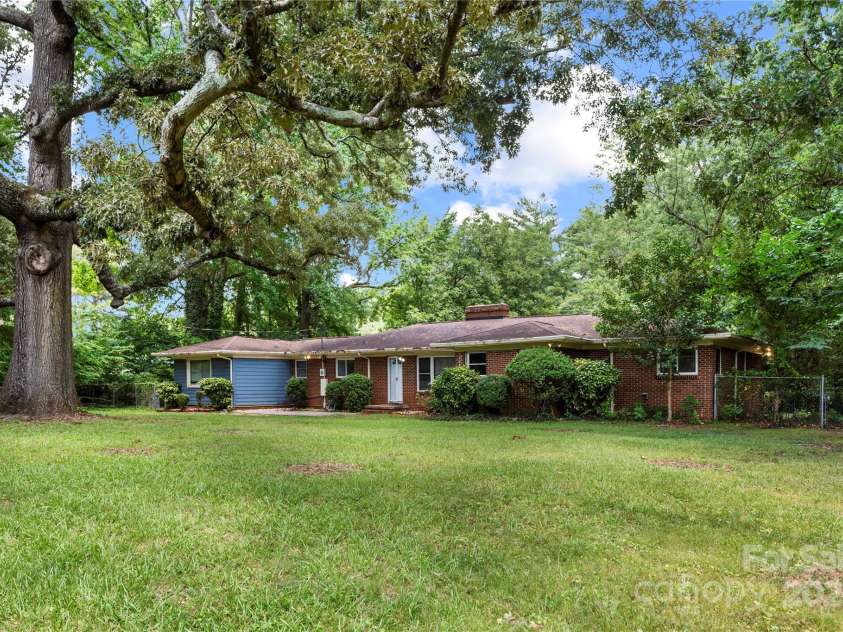 7010 Monroe Road, Charlotte, NC 28212.  MLS# CAR4277823, YatesRealty ID 25546. 
