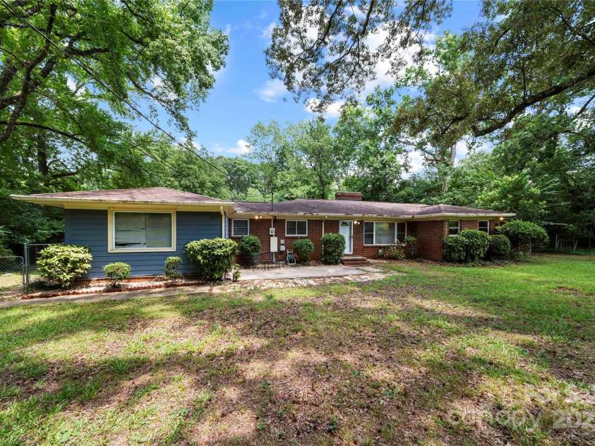 7010 Monroe Road, Charlotte, NC 28212.  MLS# CAR4277823, YatesRealty ID 25546. 
