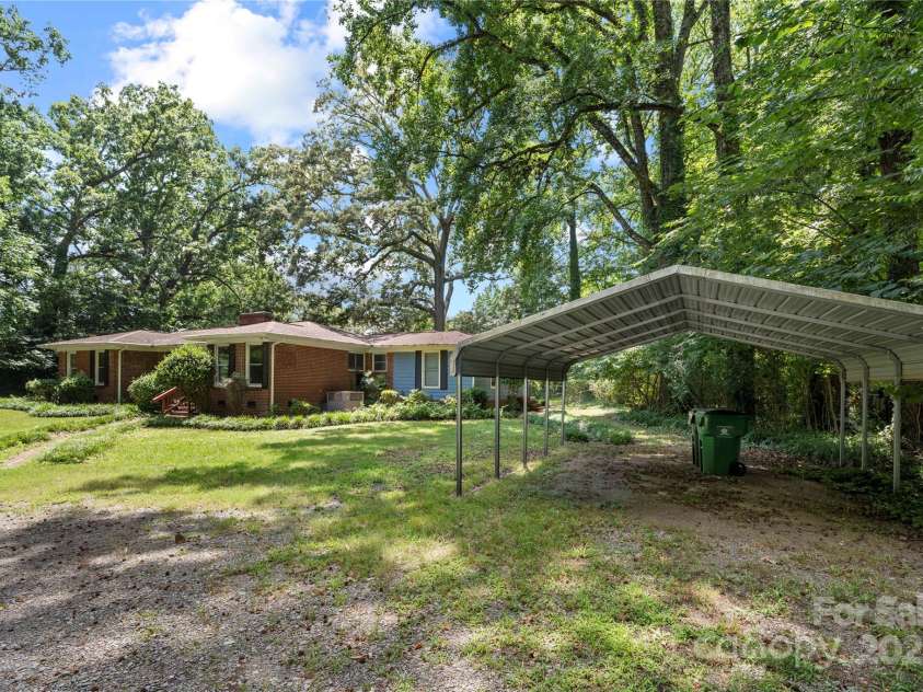 7010 Monroe Road, Charlotte, NC 28212.  MLS# CAR4277823, YatesRealty ID 25546. 