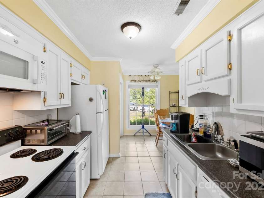 1670 Robins Nest Court, Gastonia, NC 28054.  MLS# CAR4271480, YatesRealty ID 25547. 