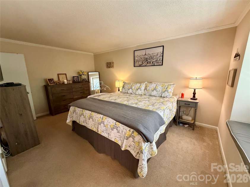 3100 Heathstead Place, Charlotte, NC 28210.  MLS# CAR4382237, YatesRealty ID 25547. 