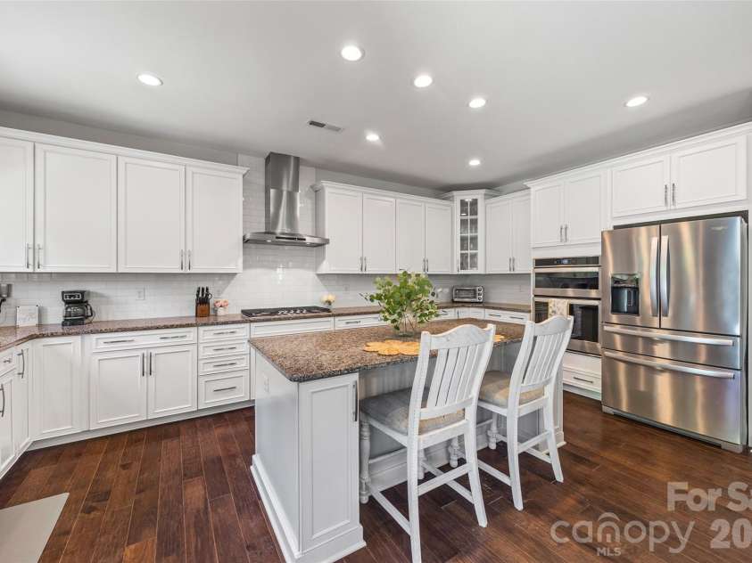 323 Forsythia Lane, Tega Cay, SC 29708.  MLS# CAR4377014, YatesRealty ID 25548. Kitchen