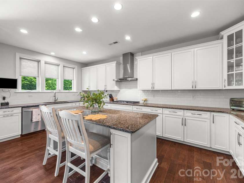 323 Forsythia Lane, Tega Cay, SC 29708.  MLS# CAR4377014, YatesRealty ID 25548. Kitchen