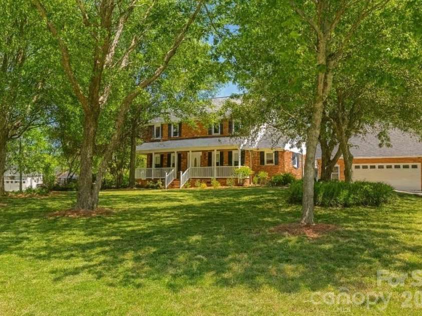 8225 Kensington Lane, Harrisburg, NC 28075.  MLS# CAR4371602, YatesRealty ID 25549. 