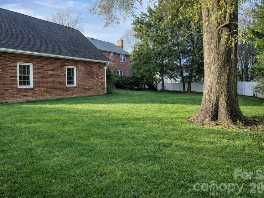 8225 Kensington Lane, Harrisburg, NC 28075.  MLS# CAR4371602, YatesRealty ID 25549. 