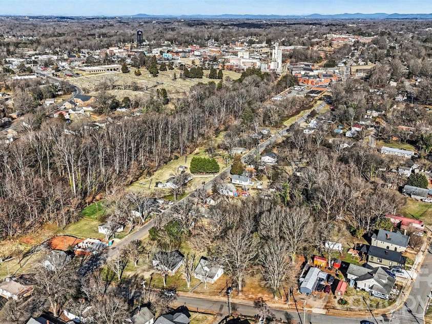 612 E Street, Newton, NC 28658.  MLS# CAR4334894, YatesRealty ID 2555. 