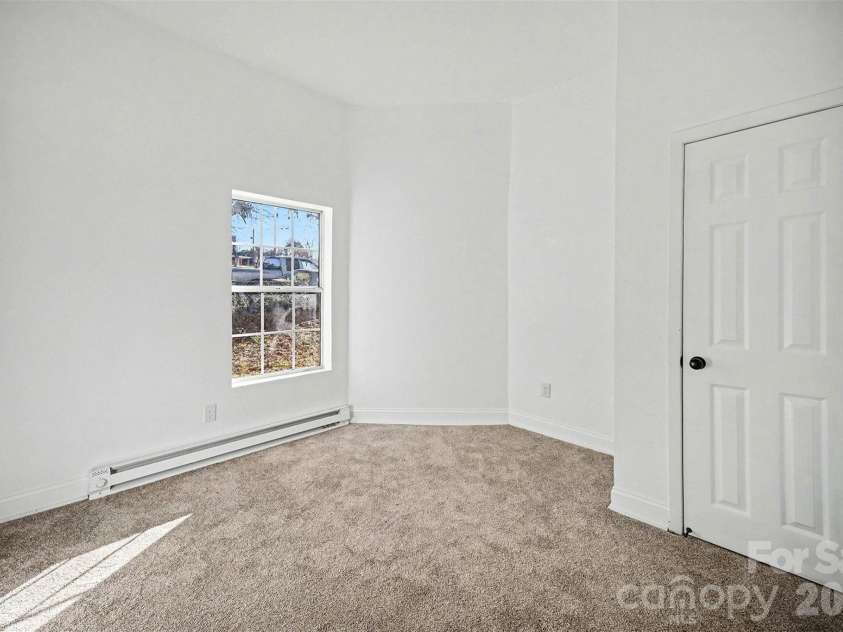 612 E Street, Newton, NC 28658.  MLS# CAR4334894, YatesRealty ID 2555. Bedroom 3