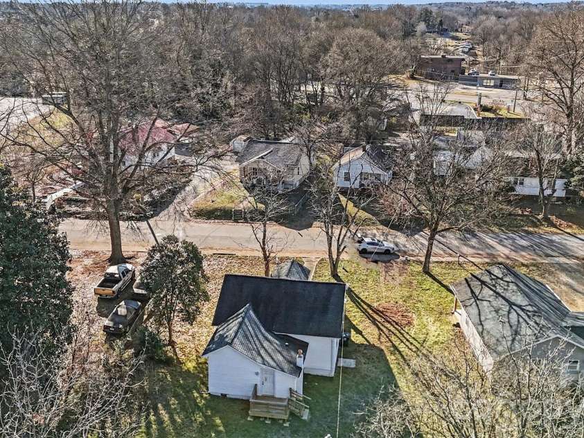 612 E Street, Newton, NC 28658.  MLS# CAR4334894, YatesRealty ID 2555. Front Exterior