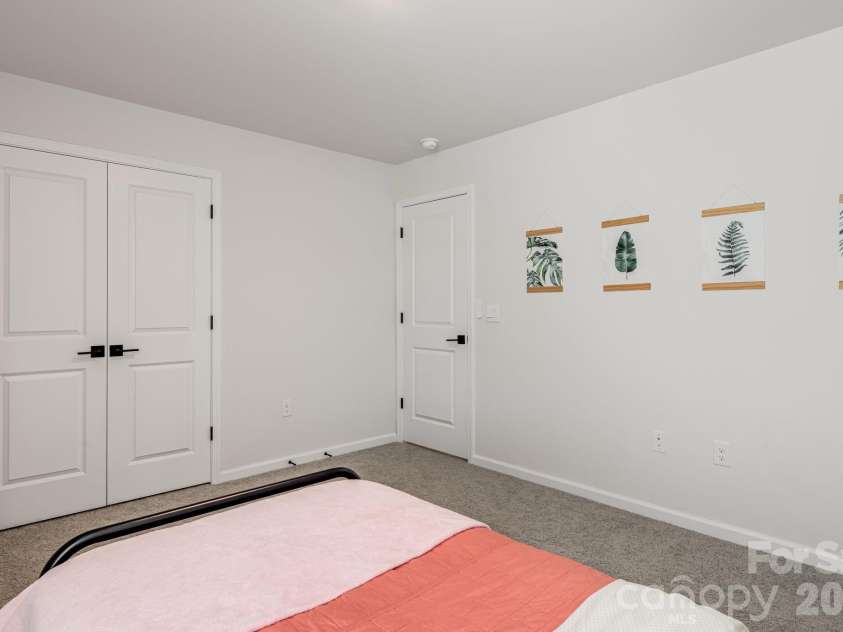 574 Fox Cove Road, Hendersonville, NC 28792.  MLS# CAR4359819, YatesRealty ID 25550. 
