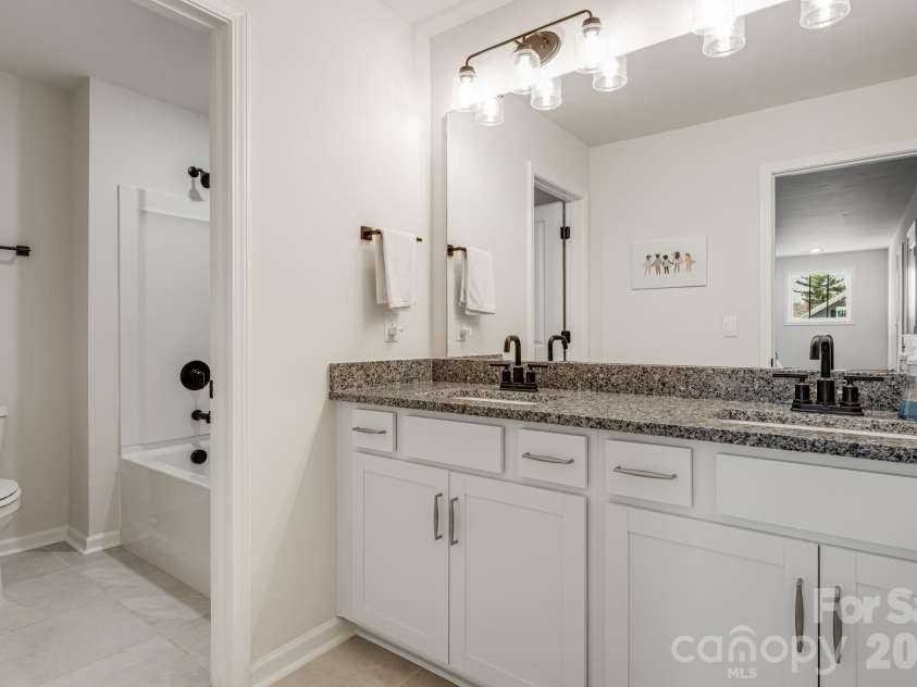574 Fox Cove Road, Hendersonville, NC 28792.  MLS# CAR4359819, YatesRealty ID 25550. 