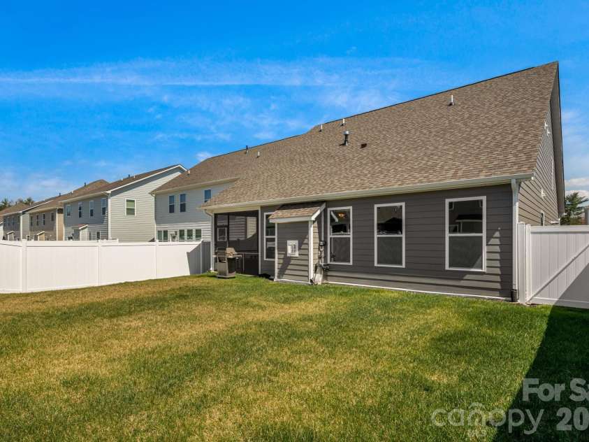 574 Fox Cove Road, Hendersonville, NC 28792.  MLS# CAR4359819, YatesRealty ID 25550. 