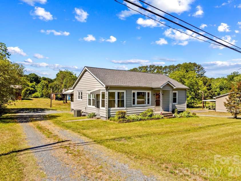 3755 Bringle Ferry Road, Salisbury, NC 28146.  MLS# CAR4378845, YatesRealty ID 25551. 