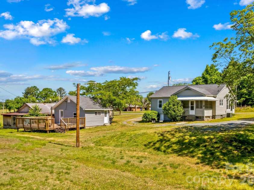 3755 Bringle Ferry Road, Salisbury, NC 28146.  MLS# CAR4378845, YatesRealty ID 25551. 